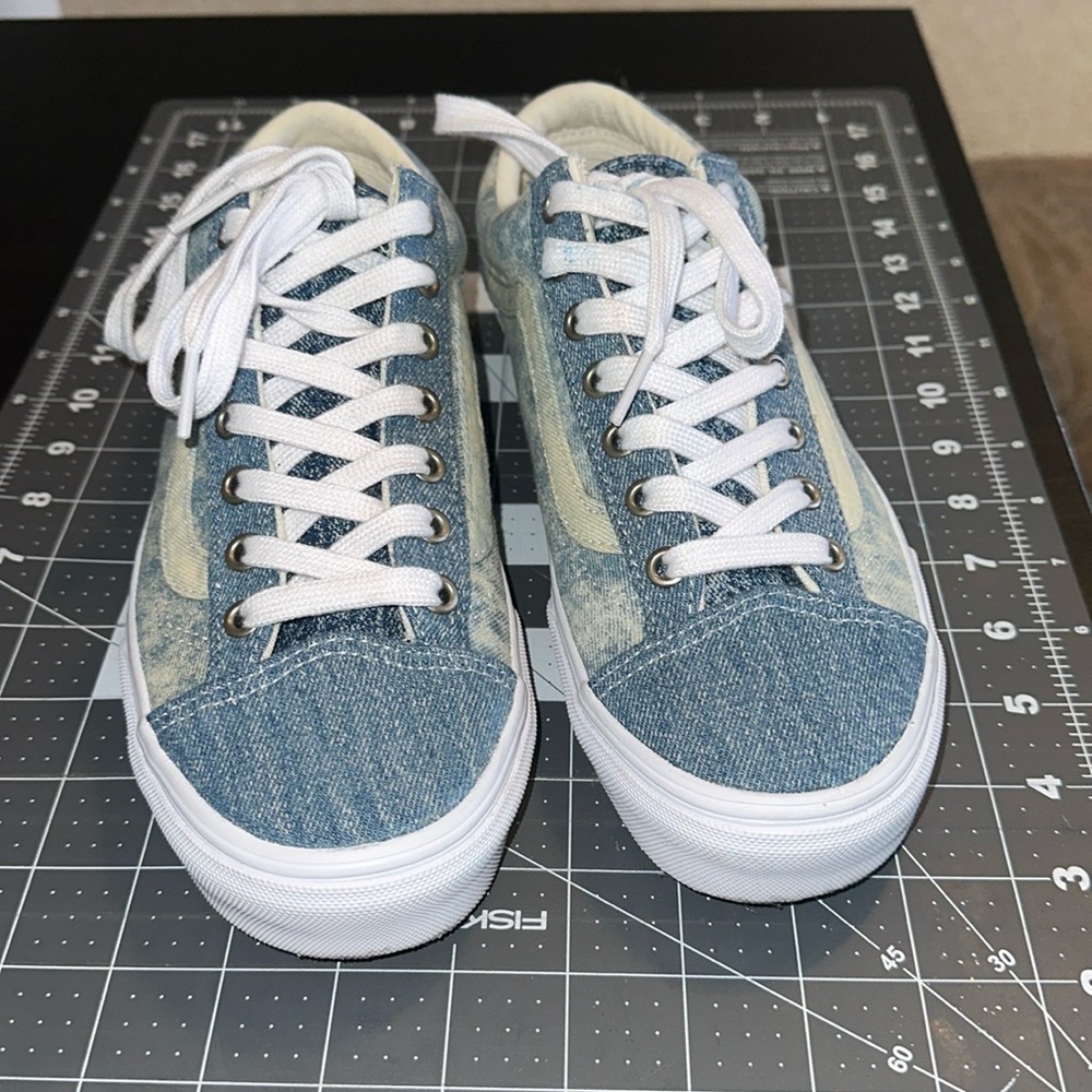 VANS Old Skool Acid Denim Women’s size 8.5
Men’s size 7